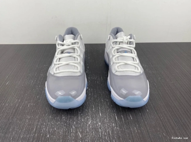 Cement 11 Low Jordan AV2187-140 Grey Air 0615